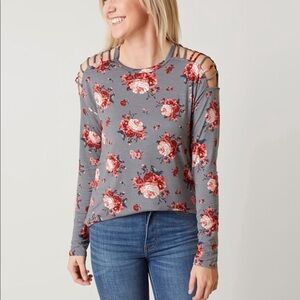 Long sleeve top from buckle